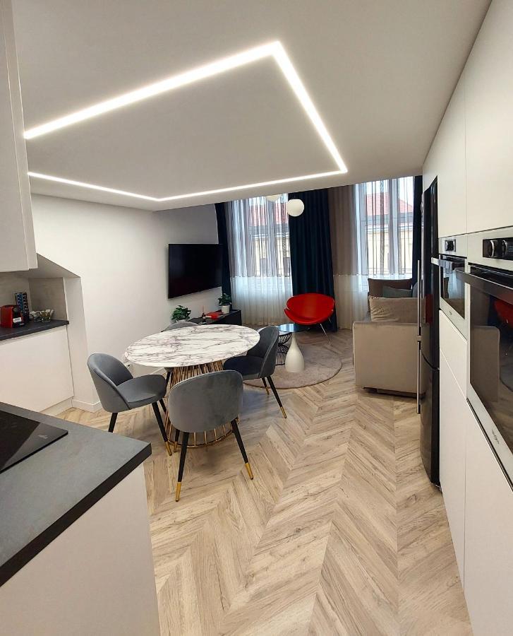 Central Gallery Apartment Debrecen Luaran gambar