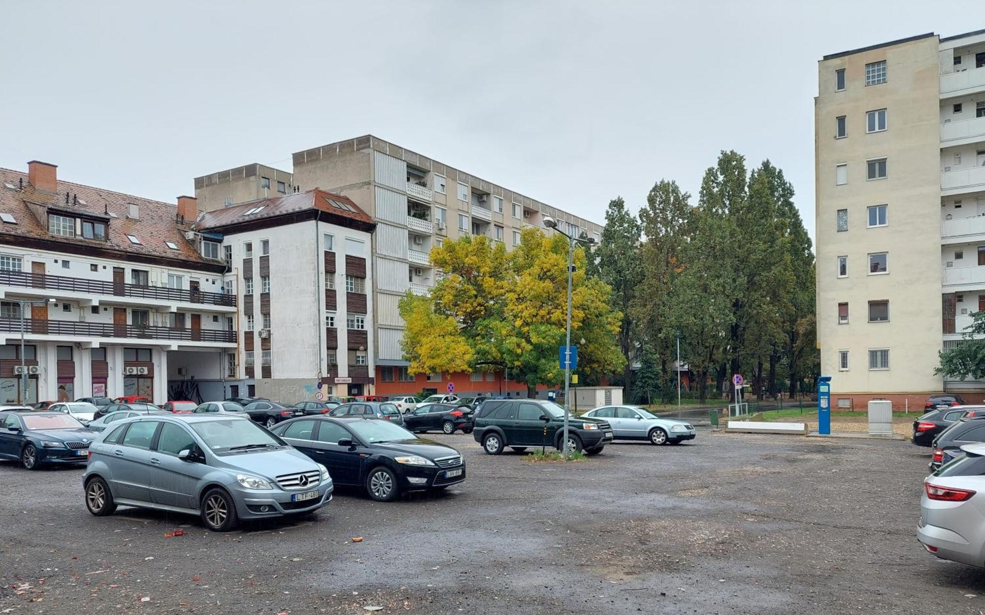 Central Gallery Apartment Debrecen Luaran gambar
